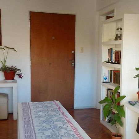 Depto 2 Ambientes Muy Luminoso Con Wifi Y Vista A La Plaza Appartement Buenos Aires Buitenkant foto