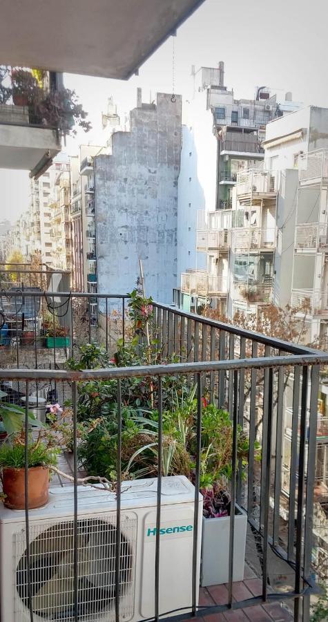 Depto 2 Ambientes Muy Luminoso Con Wifi Y Vista A La Plaza Appartement Buenos Aires Buitenkant foto