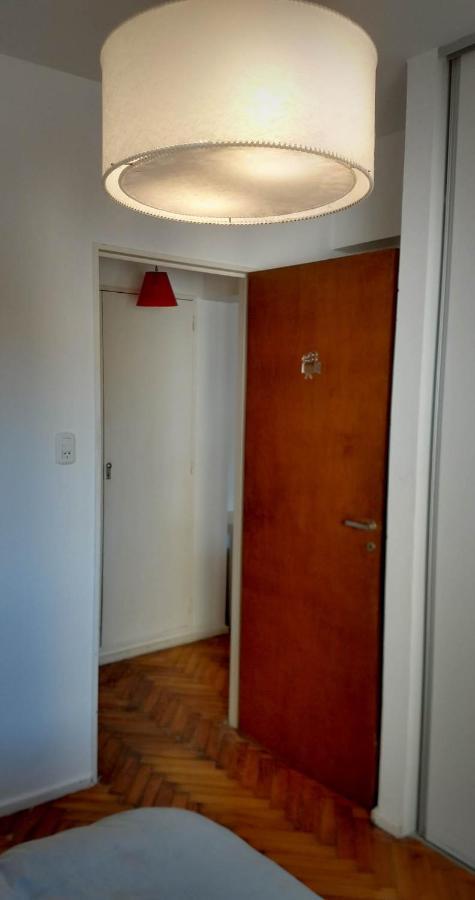 Depto 2 Ambientes Muy Luminoso Con Wifi Y Vista A La Plaza Appartement Buenos Aires Buitenkant foto